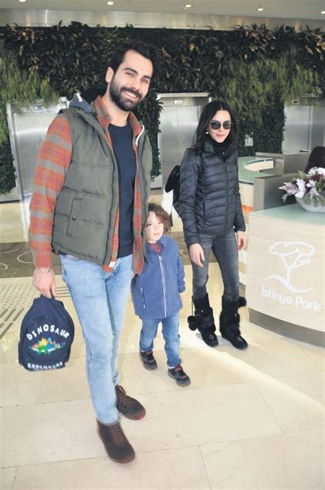 Amerikan hastanesi'nde doğum yapan ünlü sanatçıyı eşi benjamin harvey ve ailesi yalnız bırakmadı. Hande Ataizi'nin oğlu Leon ile Dinç Aydoğdu'nun arasından ...