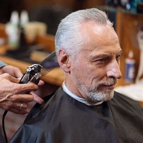 Frisuren Für ältere Männer Moderne Haarschnitte Für Reife Herren Mit