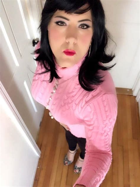 Pretty In Pink Crossdresser Heaven