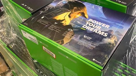 La Caja De Xbox Series X Publicita Halo Infinite Y Se Muestra El Primer