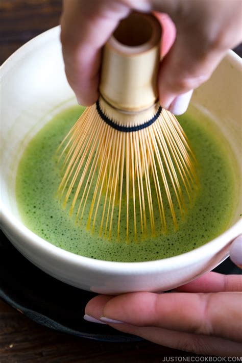 How To Make Matcha Japanese Green Tea 抹茶の点て方 Just One Cookbook