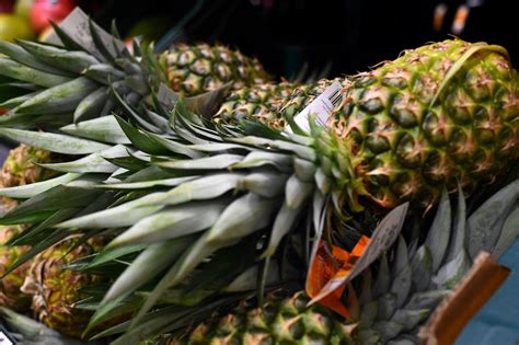 Youve Been Eating Pineapple Completely Wrong Your Entire Life