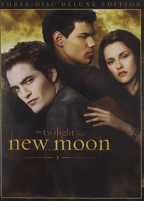 Amazon Com The Twilight Saga New Moon Three Disc Dvd Deluxe Edition Kristen Stewart Robert