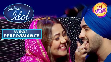 Neha Kakkar और Rohanpreet ने Stage पर किया Romance Viral Performances Indian Idol 16 June