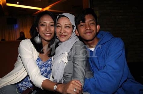Semoga perkahwinan ini diberkati allah dan berkekalan. Datin Suliza Salam Dan Suami