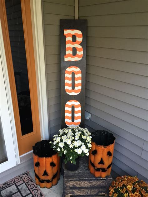 The only thing i had to buy was the metal ring. Halloween Porch Decor | Diy halloween decorations ...