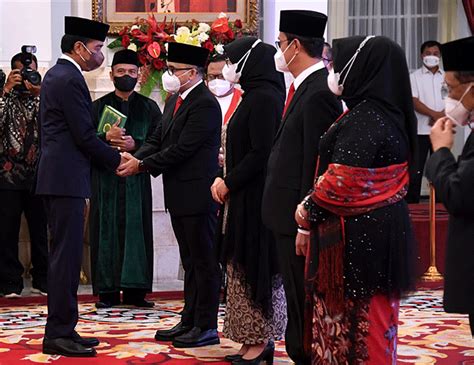 Presiden Jokowi Lantik Abdullah Azwar Anas Jadi Menpan Rb