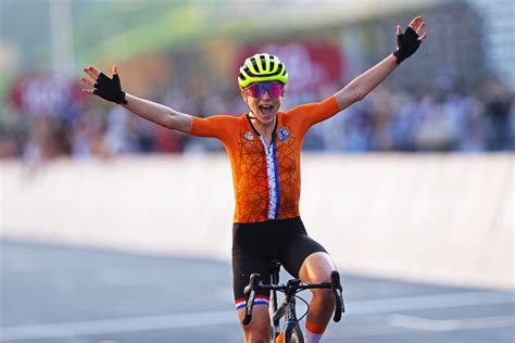 The flanders region welcomes the 2021 uci road world championships with open arms! Cyclist Annemiek van Vleuten Thought She Beat Anna Kiesenhofer at Olympics