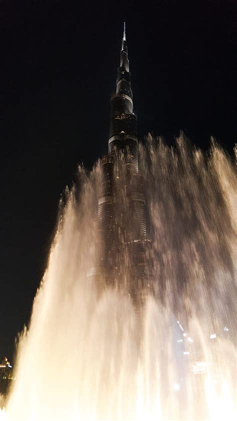 The View From Above Sky High At The Burj Khalifa Cnet