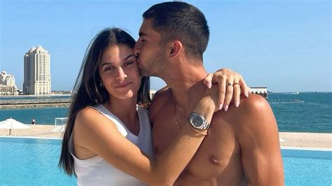 Sira Martínez Y Ferran Torres Dos Enamorados En Qatar