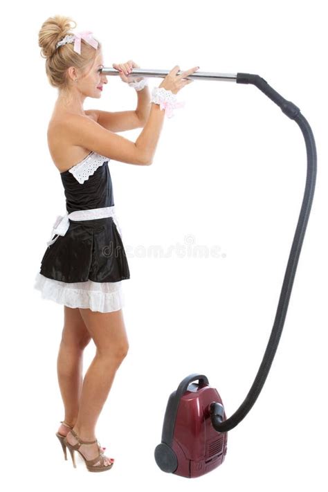 empregada doméstica sexy com aspirador de p30 imagem de stock imagem de criada limpeza