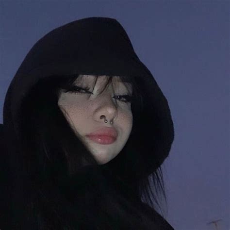 Aesthetic Edgy Grunge Girl Egirl Korean In 2020 Grunge Girl Goth