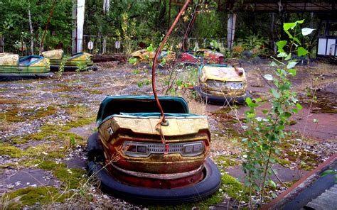 Début avril, des feux de forêts ont pris une ampleur inédite à tchernobyl. Vidéo | Tchernobyl : un drone visite la ville meurtrie de ...
