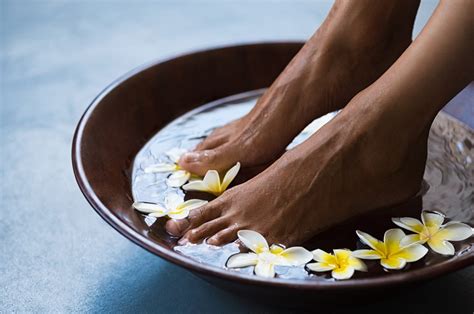 15 Best Diy Foot Soaks Soft And Soothing Natural And Healing