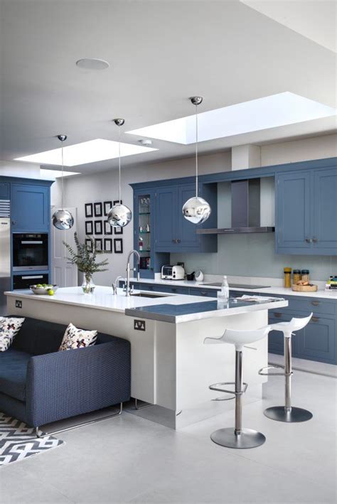 Even when we look at water, sky, we feel relaxed. Blue Kitchen Ideas: Powder Blue, Navy Blue & Dark Kitchen ...