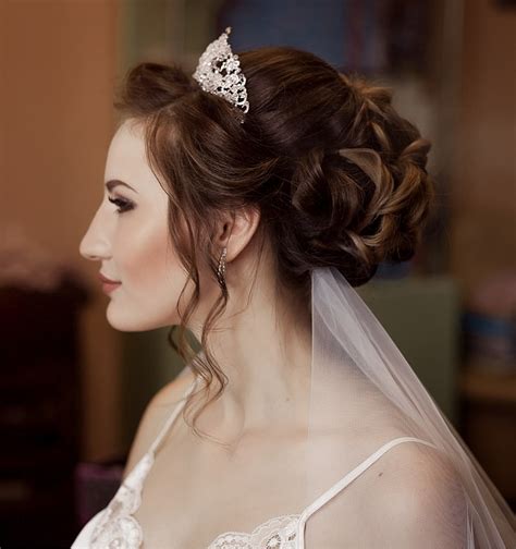 Share 78 Bridal Hairstyles With Tiara Super Hot Ineteachers