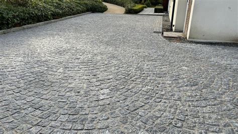 Cropped Setts Silver Grey Granite Ced Stone