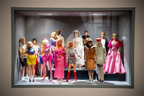 18000 Puppen Busy Girl Barbie Macht Karriere Ausstellung Im Norden
