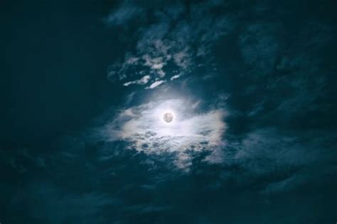 Provided to esvid by believe sas lailatul qadar · elvyn g masassya insya allah ℗ elvyn g masassya released on Kapan Malam Lailatul Qadar? | KAK SAIF