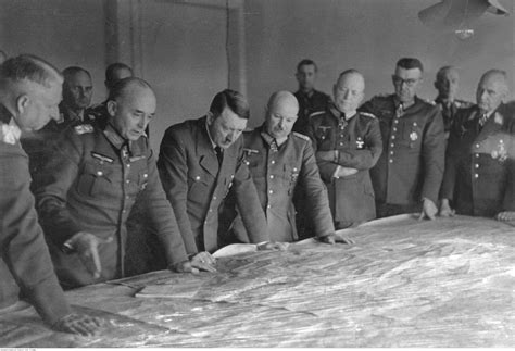 Adolf Hitler Hitler And His Generals Military Conferences 1942 1945 - Hitler Archive | Adolf Hitler and his generals at the situation