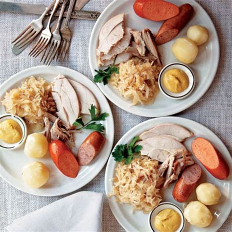 At the centre of a german christmas evening spread you'll in italy , christmas eve dinner is traditionally lighter with no meat and a lot of seafood, while. Menu: A German Christmas | German christmas food ...