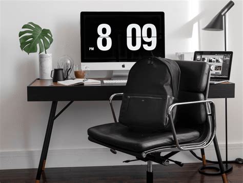 A comfortable work space can help you feel your best. How to Set Up Your Ergonomic Office Desk (With images ...