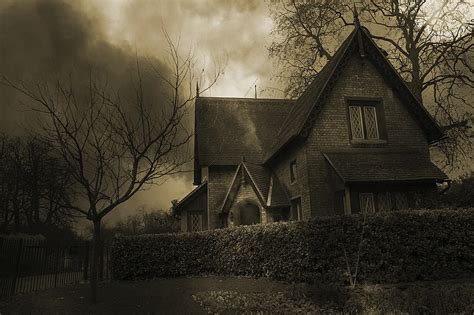 Ten Terrifying Oklahoma Hauntings That Will Keep You Up At Night