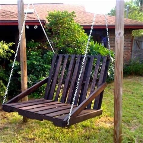 This porch swing bench is really sturdy and it features a nice clean design, so. 33 Pallet Swings - Chair, Bed and Bench Seating Plans ...