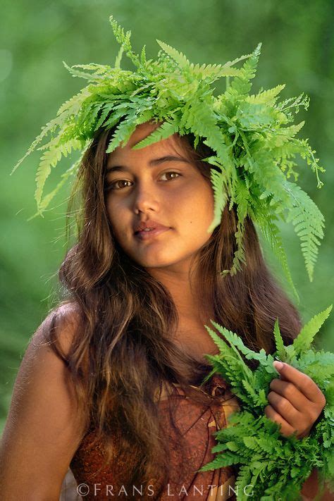 Polynesian Island Girls Hawaiian Girl With Fern Kauai Hawaii Hawaiian People Hawaiian