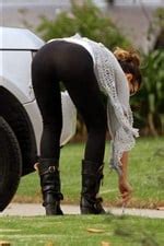 Kate Beckinsale Shows Hot Ass In Tights
