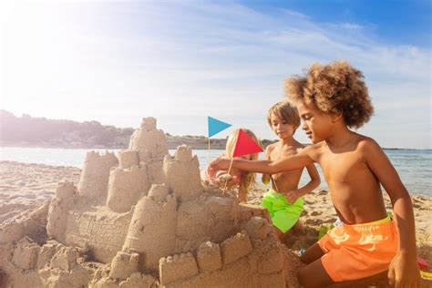 4 Ways Kids Benefit From Sand Play Buggybuddys Guide To Perth