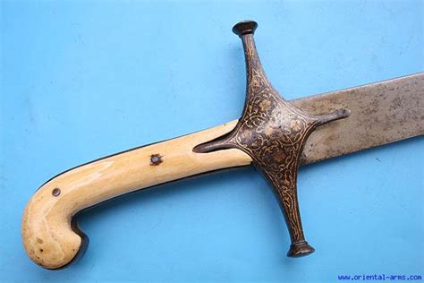oriental arms fine wootz persian shamshir sword 18 c safavid period