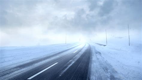 Download Wallpaper 3840x2160 Morning Fog Road Snow Winter Uhd 4k