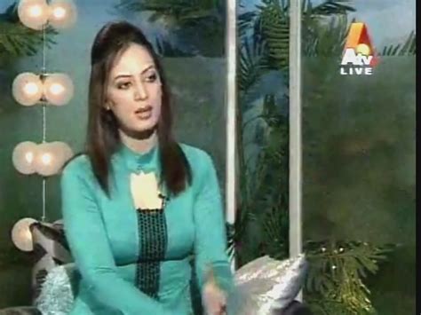 Pakistani Television Captures And Hot Models Farah Hussain Nice Boobs