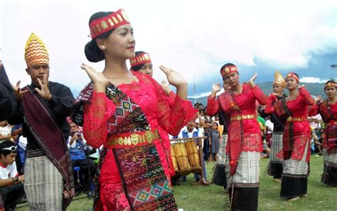 The Batak People North Sumatra Clans Maintaining A Proud And