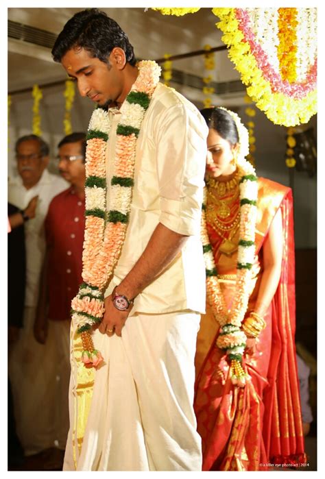 تحويل ميدان مراقب Kerala Wedding Dress For Groom