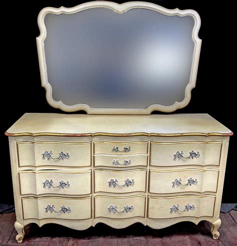 Lot French Provincial Style Triple Dresser And Mirror