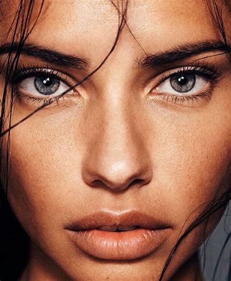 Pin By Shaholly Ayers On Woman Photography Ii Adriana Lima Beautiful