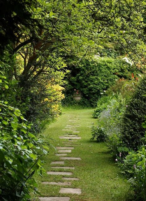 19 Exciting Garden Path Designs Ideas On A Budget