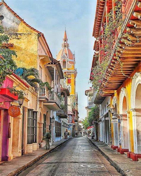 Travelsfever Colorful Street ~ Cartagena Bolivar Colombia Photo