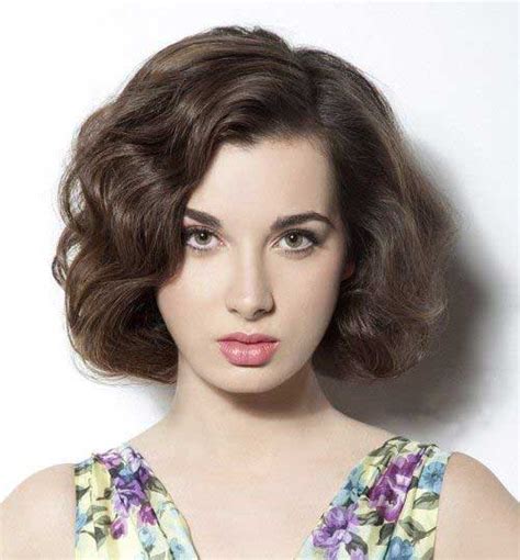 Because particularly for your valuable hair and you, dear women, there are many of. 10+ Short Hairstyles for Thick Wavy Hair