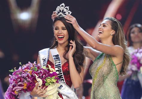 Μια εκθαμβωτική 24 ετών Miss Universe 2018 Η θέση της Ιωάννας Μπέλλα