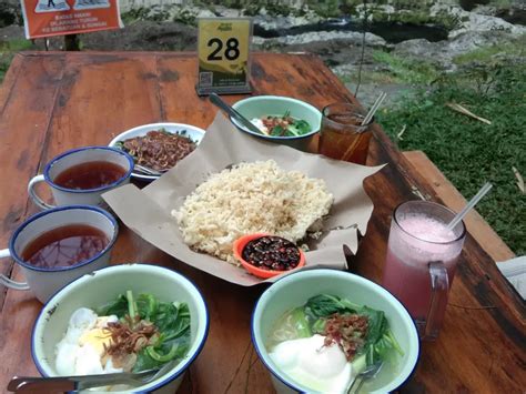 Intip Resto Di Tengah Hutan Pinus Baturaden Makan Dengan Suasana Sejuk