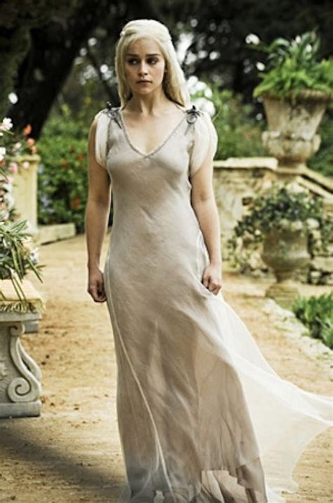 Daenerys Targaryens Fashion Evolution Through Game Of Thrones — How Her Wardrobe Mirrors Her