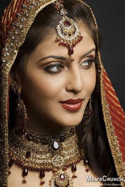 Ronsasecu Bridal Makeup India
