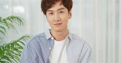 He is considered as the unluckiest member of the show and is known for his traitorous nature. CCC Lee Kwang Soo este implicat într-un accident rutier ...