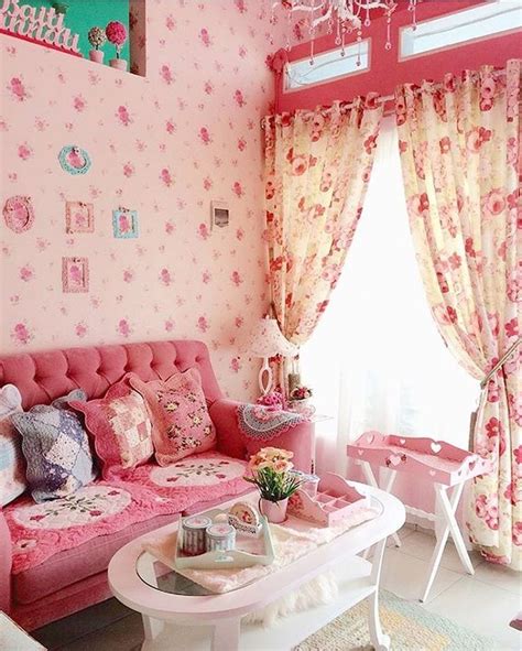 Maybe you would like to learn more about one of these? Desain ruang tamu mungil sederhana LIVING ROOM Pinterest ...