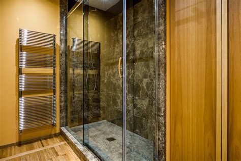In prestigioso palazzo d\'epoca dell800, al 3 piano con ascensore affittiamo elegante appartamento non arredato di 127 mq circa molto luminoso cos composto: Affitto Appartamenti di Lusso in Centro - Torino - Juvarra ...