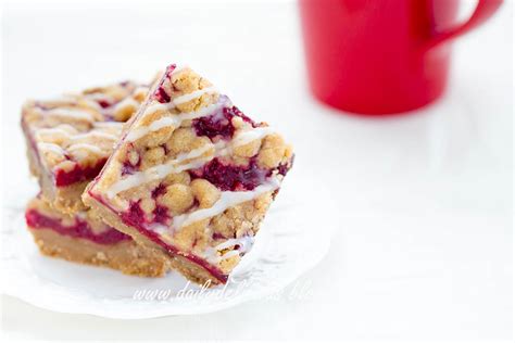Its sweetened with dates and is healthy enough to be enjoyed as breakfast or as a dessert. dailydelicious: Vegan Raspberry Bars