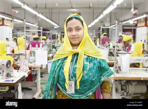 Sept Gazipur Dhaka Bangladesh Bangladeshi Garments Worker Poses For Portrait